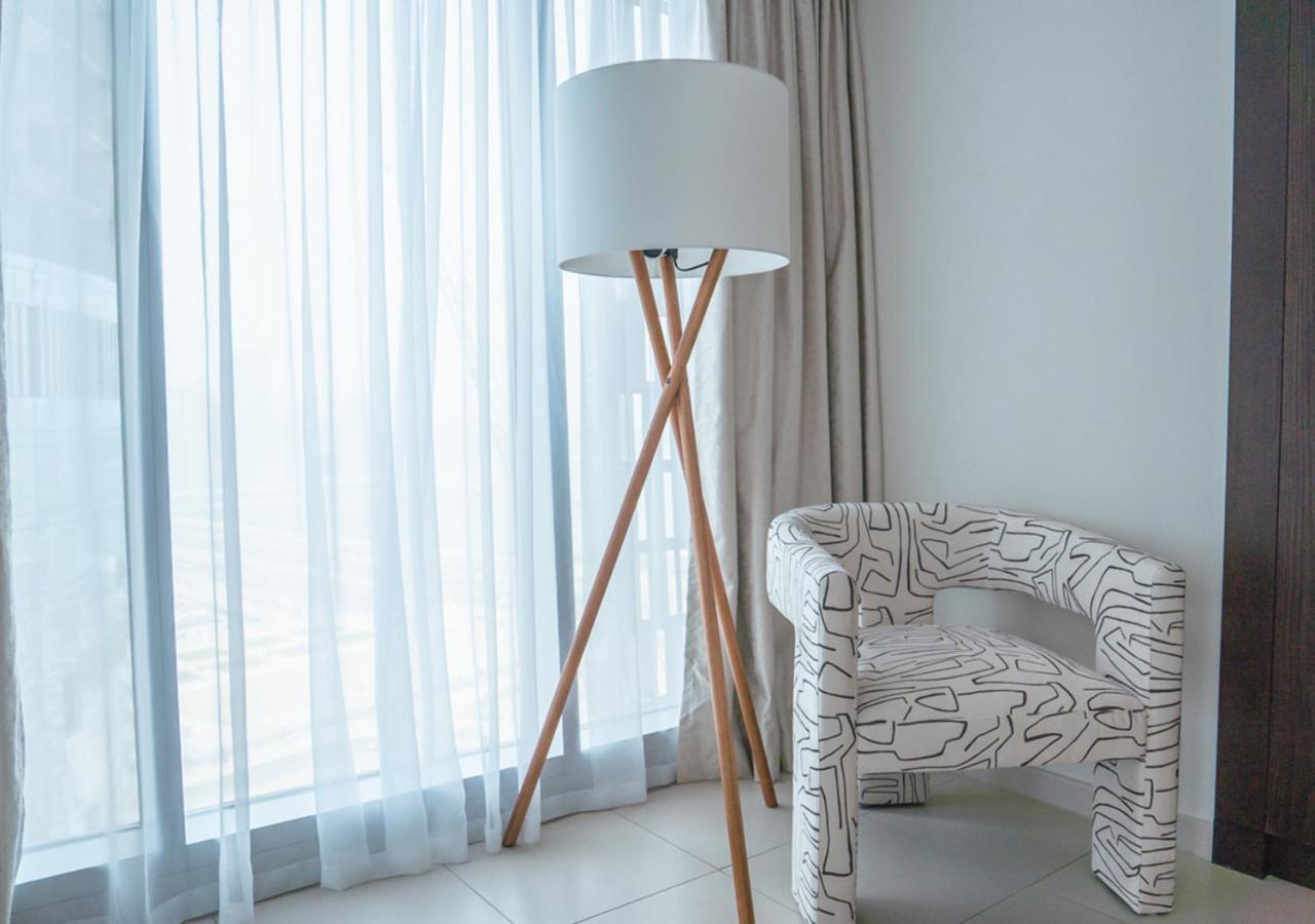 Nasma Luxury Stays - Cayan Tower Dubai Bagian luar foto
