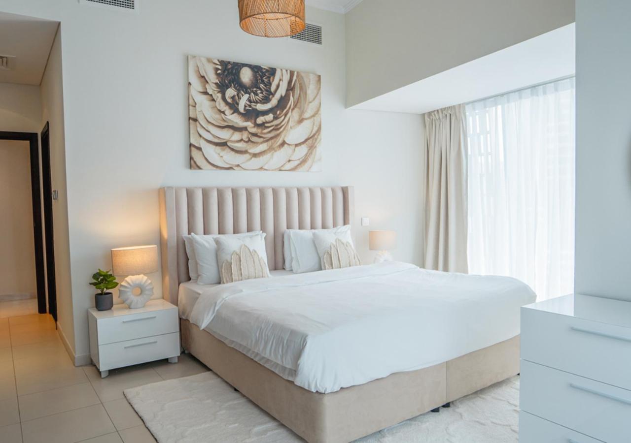 Nasma Luxury Stays - Cayan Tower Dubai Bagian luar foto