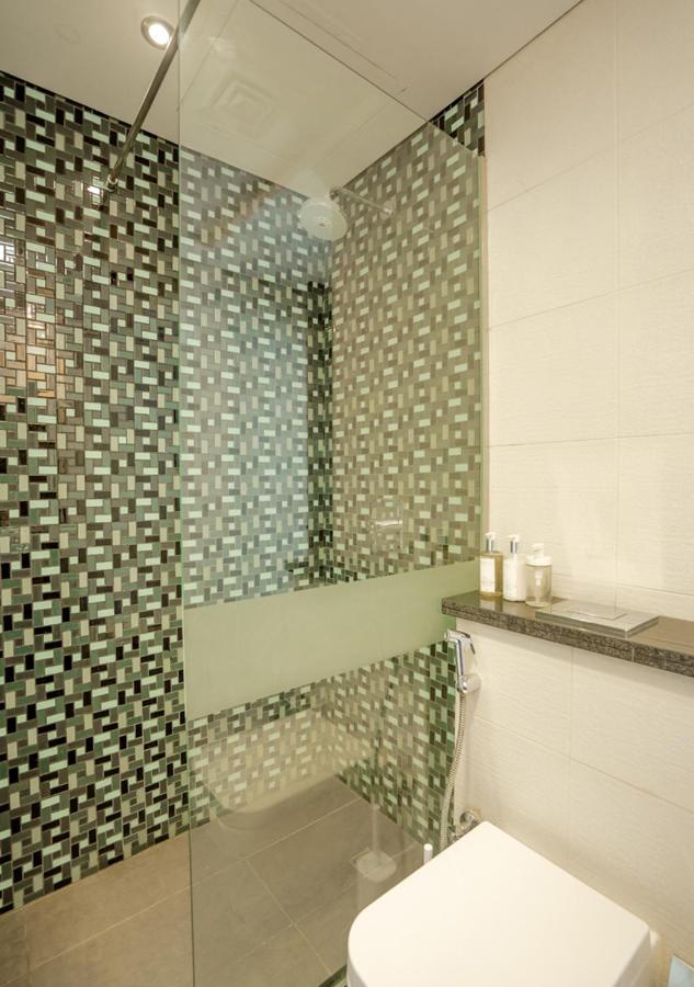 Nasma Luxury Stays - Cayan Tower Dubai Bagian luar foto