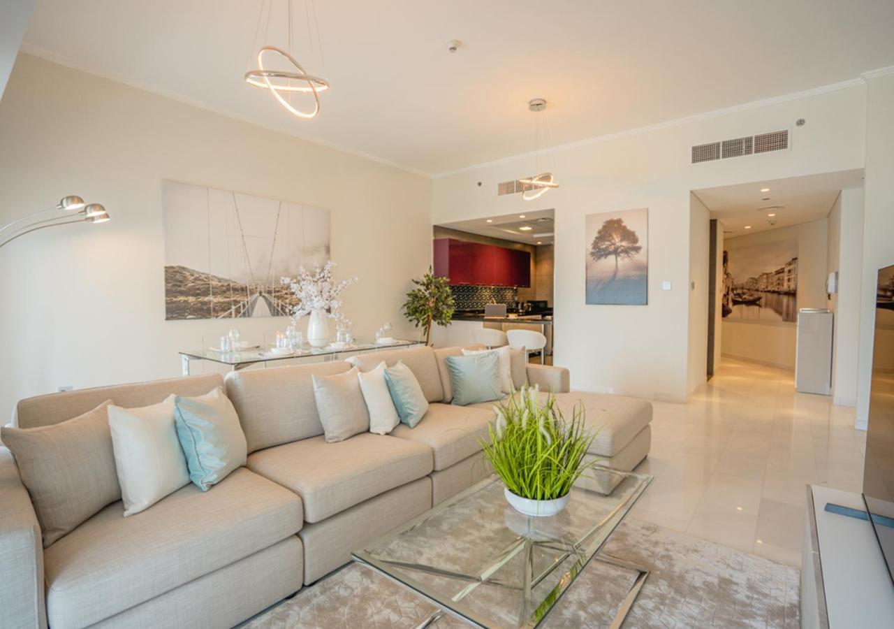 Nasma Luxury Stays - Cayan Tower Dubai Bagian luar foto