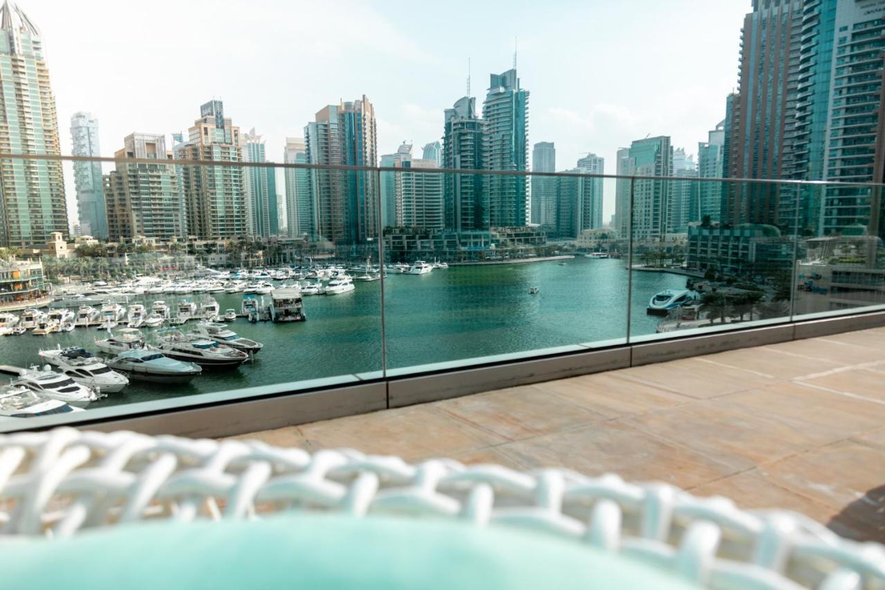 Nasma Luxury Stays - Cayan Tower Dubai Bagian luar foto