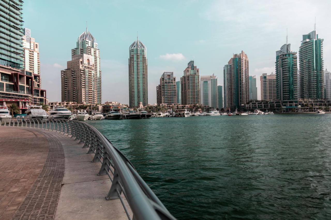 Nasma Luxury Stays - Cayan Tower Dubai Bagian luar foto